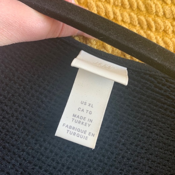 Black cropped shirt - Picture 2 of 2